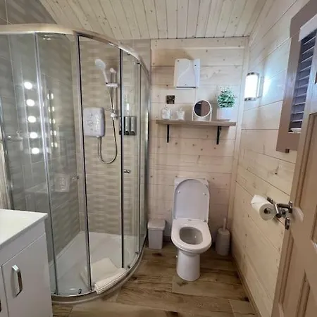 Daire Dolmen Lodge. *