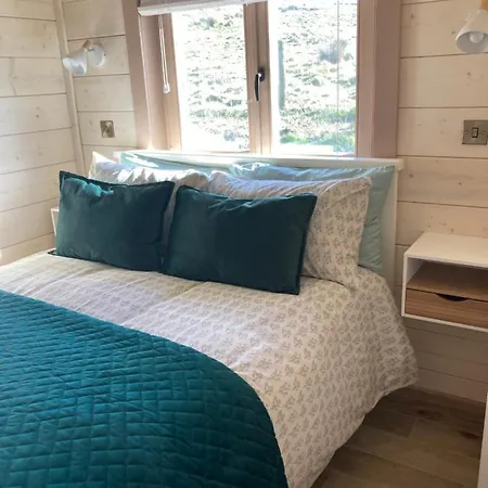 Dolmen Lodge. * Donegal Town