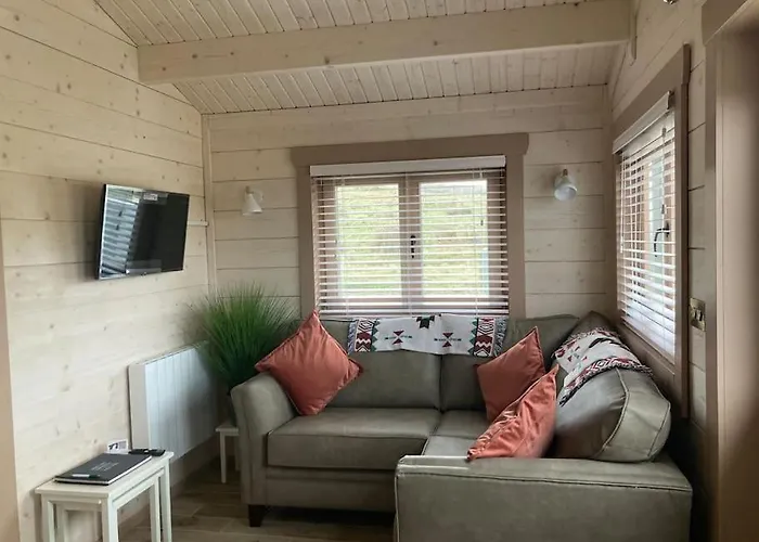 Dolmen Lodge. * Donegal Town